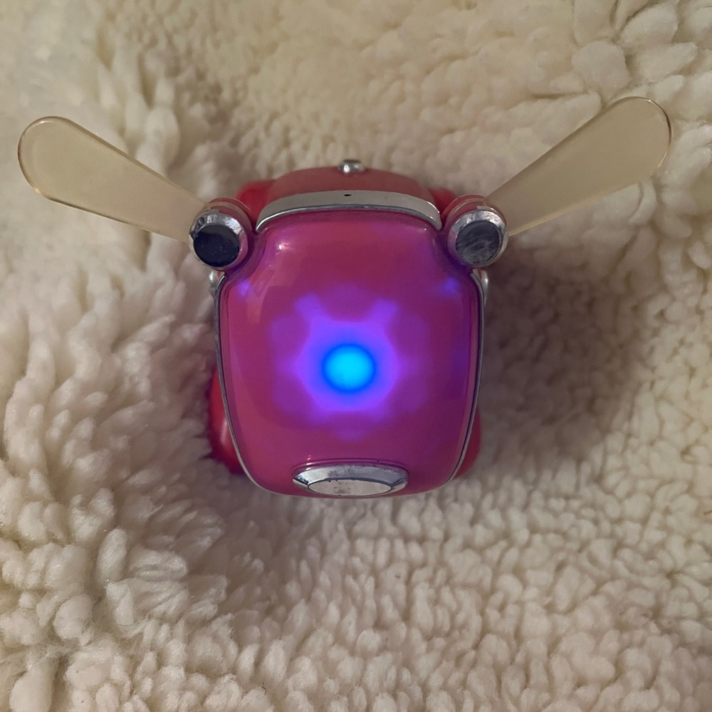 Hasbro 2005 Interactive Sega iDog Pink and Purple Light-Up Toy - Picture 3 of 16